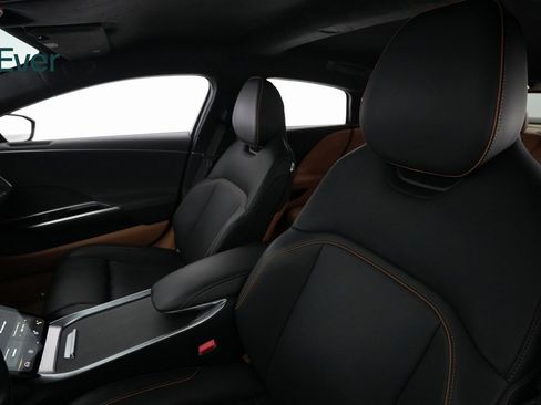 Used 2023 Lucid Air Touring image 7