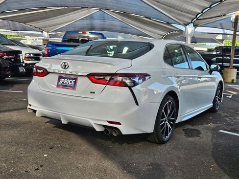 Used 2023 Toyota Camry SE image 5