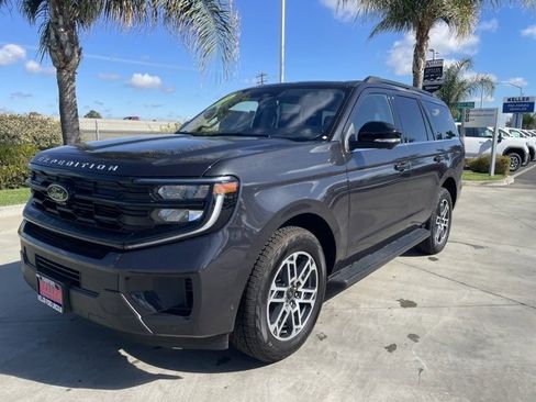 New 2025 Ford Expedition Active image 1
