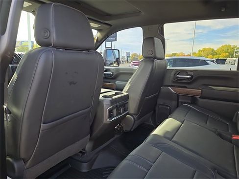 Used 2022 Chevrolet Silverado 2500 High Country w/ Technology Package image 13