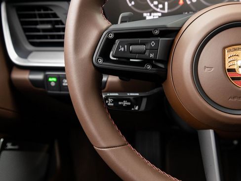 Used 2026 Porsche 911 Targa 4S image 17