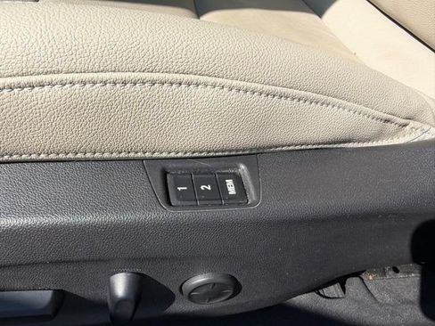 Used 2018 Buick Regal Essence w/ Driver Confidence Package #1 FWD image 19