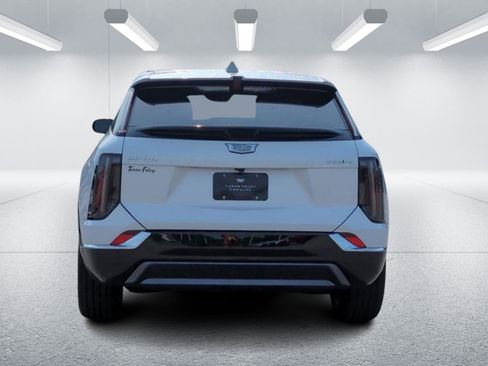 New 2025 Cadillac Optiq Luxury 1 image 4