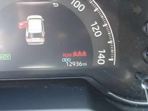 Used 2025 Toyota RAV4 LE AWD/4WD image 12