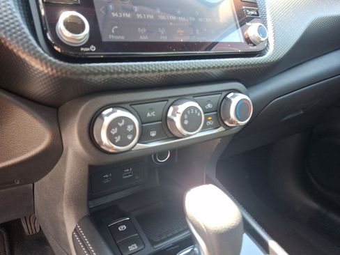 Used 2023 Nissan Kicks SV FWD image 15