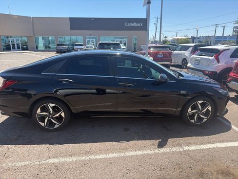 Used 2021 Hyundai Elantra Limited FWD image 10