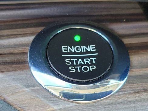 Certified 2021 Ford Explorer Limited w/ Equipment Group 301A image 32