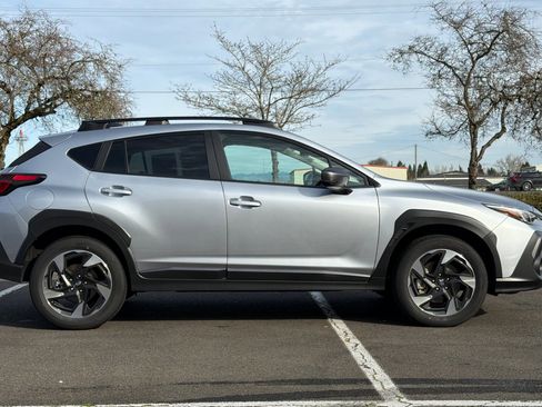 Used 2025 Subaru Crosstrek 2.5i Limited w/ Crosstrek Mirror Package image 3