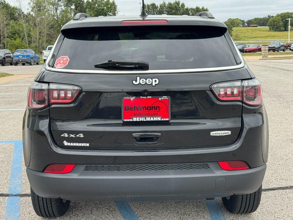 Used 2022 Jeep Compass Latitude w/ Convenience Group AWD/4WD image 5