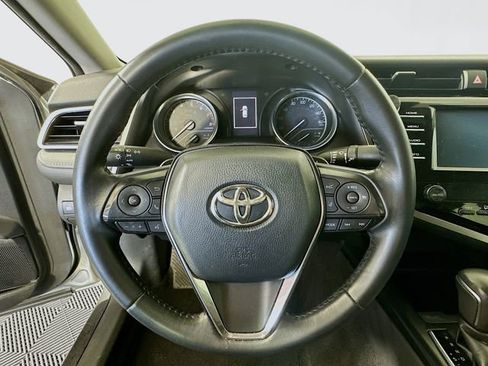 Certified 2018 Toyota Camry SE image 13