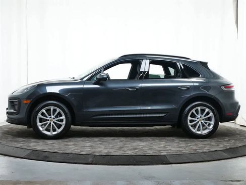 Used 2025 Porsche Macan image 2
