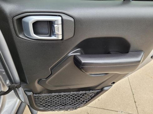 Used 2019 Jeep Wrangler Unlimited Sport S AWD/4WD image 12