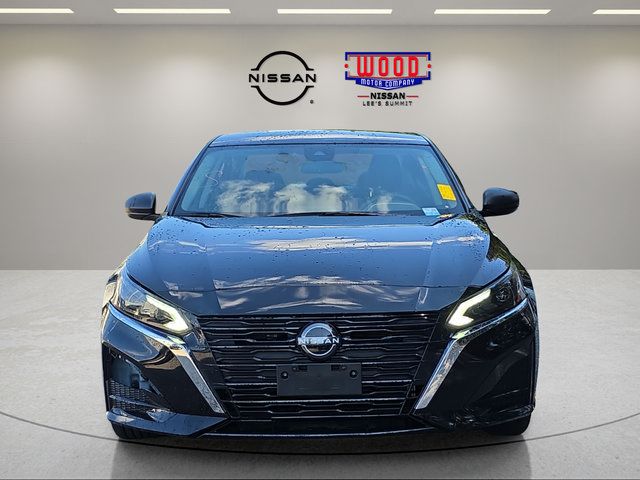 Used 2024 Nissan Altima 2.5 SV FWD image 6