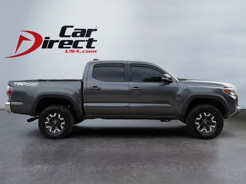 Used 2021 Toyota Tacoma TRD Off-Road w/ Blackout Package (TMS) AWD/4WD image 11