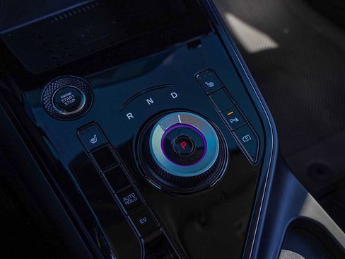 Certified 2025 Kia Niro EX image 20