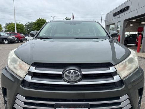 Used 2017 Toyota Highlander XLE w/ Carpet Mat Package AWD/4WD image 3