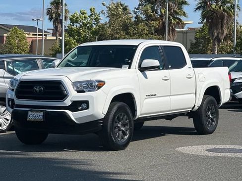 Used 2023 Toyota Tacoma SR5 RWD image 8