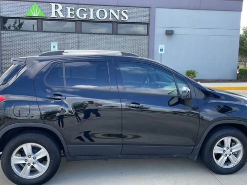 Used 2021 Chevrolet Trax LT w/ LT Convenience Package FWD image 6