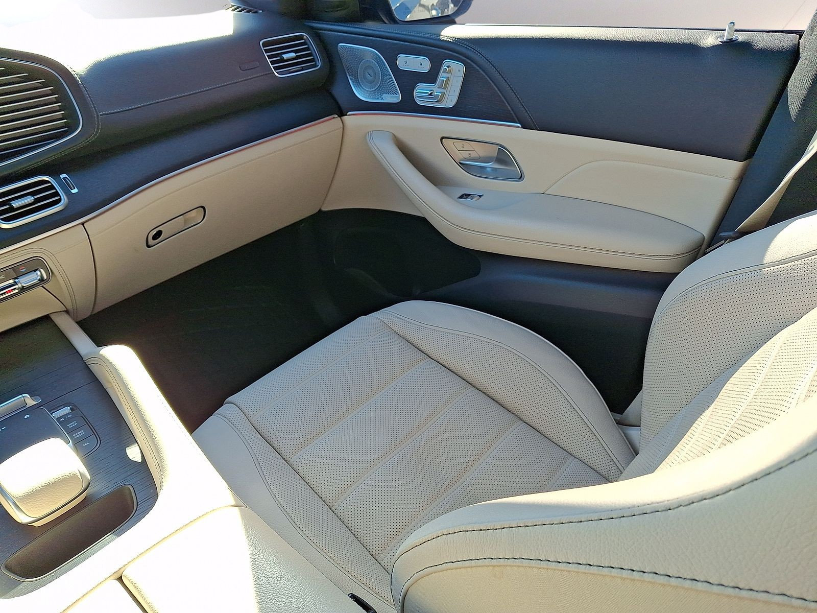 Used 2024 Mercedes-Benz GLE 350 4MATIC image 4