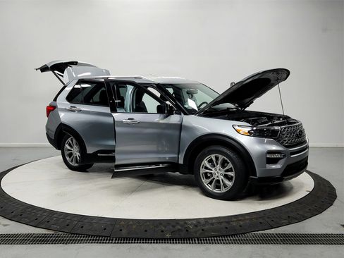Used 2023 Ford Explorer Limited image 9