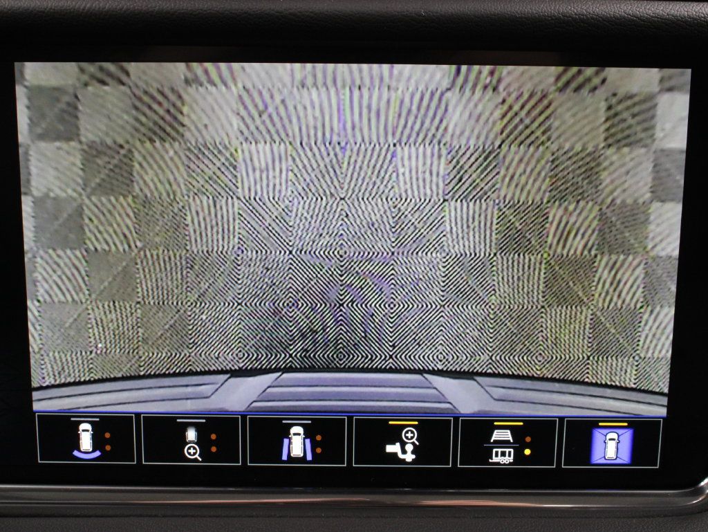 Used 2023 GMC Yukon XL Denali AWD/4WD image 29