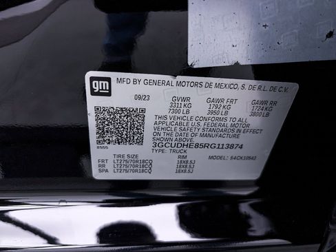 Used 2024 Chevrolet Silverado 1500 ZR2 w/ Technology Package image 43