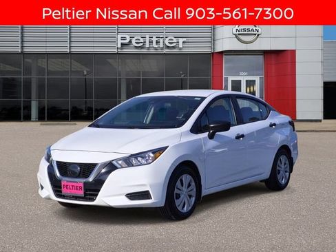 Used 2021 Nissan Versa S FWD image 3