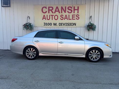 Used 2011 Toyota Avalon Limited FWD image 5