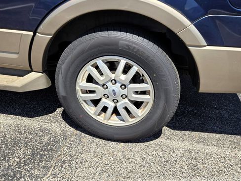 Used 2013 Ford Expedition XLT RWD image 9