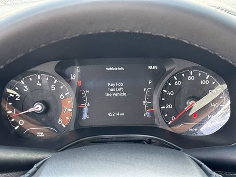 Used 2023 Jeep Compass Limited image 30