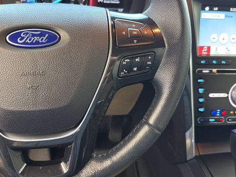 Used 2017 Ford Explorer Limited w/ Equipment Group 301A FWD image 14