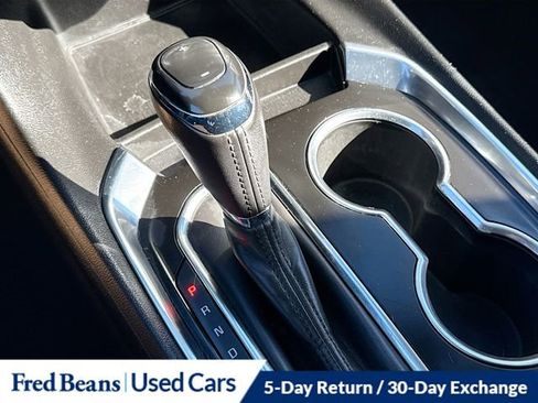 Used 2020 Chevrolet Traverse LT image 16