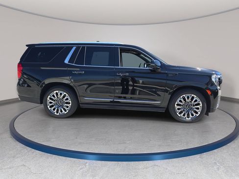 Used 2024 GMC Yukon Denali Ultimate AWD/4WD image 5