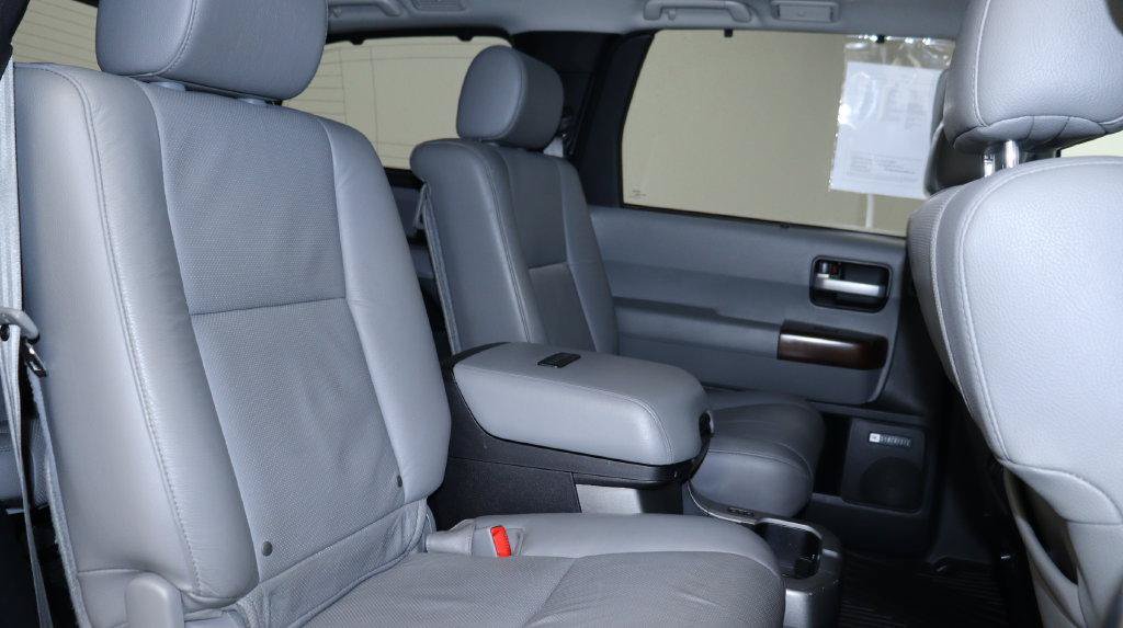 Used 2016 Toyota Sequoia Platinum AWD/4WD image 24
