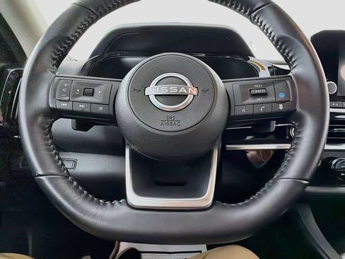 Used 2024 Nissan Pathfinder SV w/ SV Premium Package AWD/4WD image 11