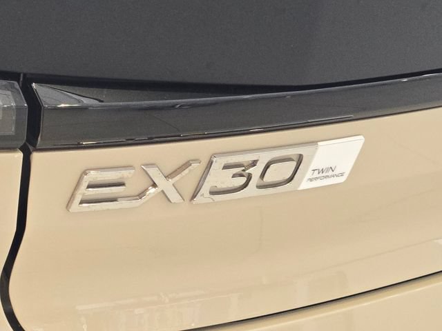 New 2026 Volvo EX30 Cross Country Ultra w/ Protection Package Premier AWD/4WD image 10