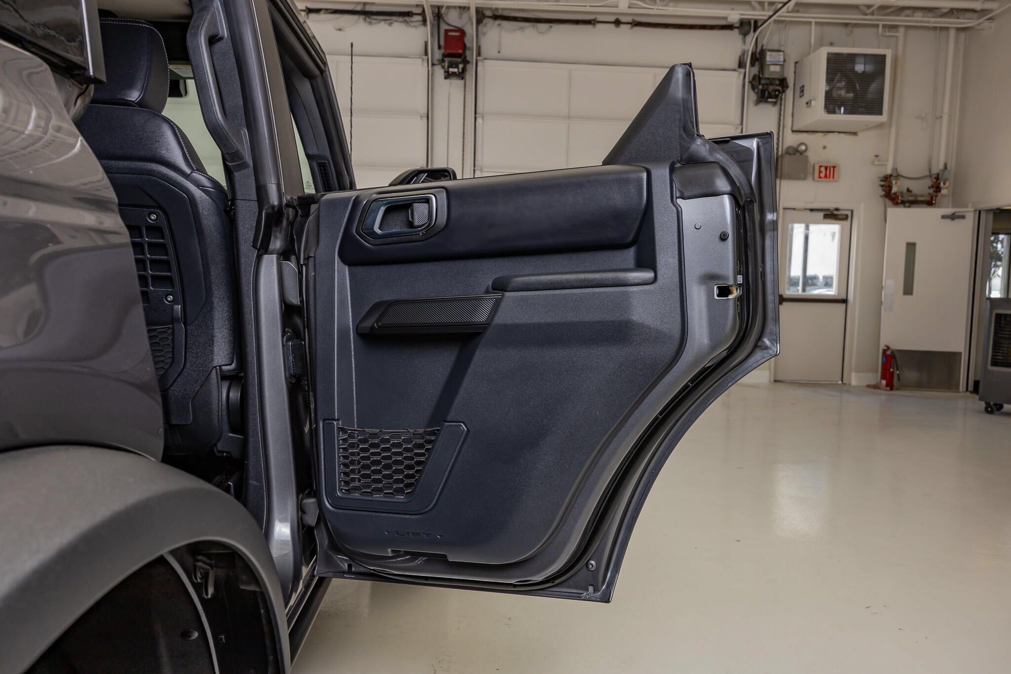 Used 2025 Ford Bronco Badlands AWD/4WD image 41