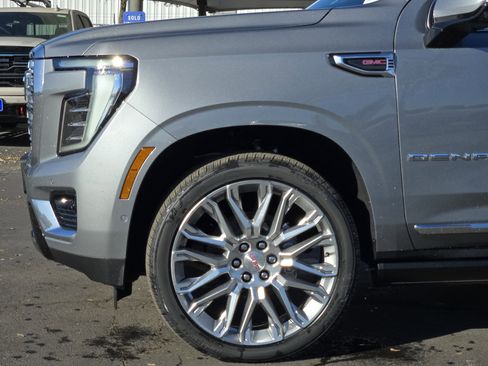 New 2026 GMC Yukon XL Denali w/ Denali Reserve Package AWD/4WD image 5