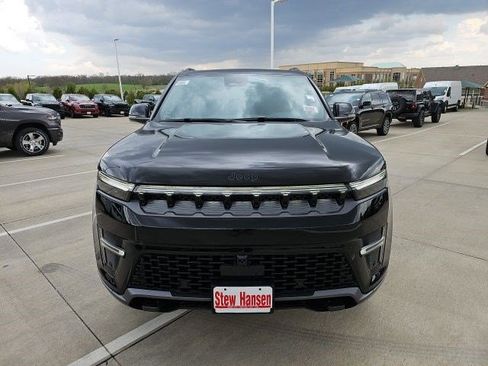 New 2026 Jeep Grand Wagoneer 4WD image 9