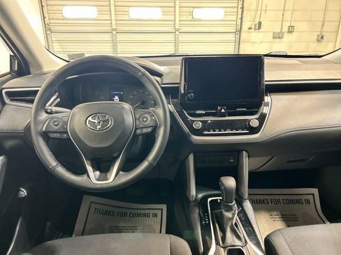 Used 2023 Toyota Corolla Cross LE w/ Black Badges Package (TMS) AWD/4WD image 4