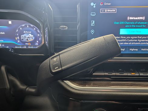 Used 2022 Chevrolet Silverado 1500 LT RWD image 31