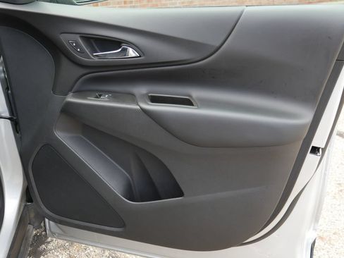 Used 2022 Chevrolet Equinox LT FWD image 10