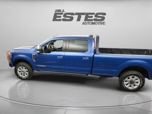 Used 2022 Ford F350 Platinum AWD/4WD image 4