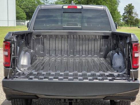 New 2026 RAM 1500 Express AWD/4WD image 9