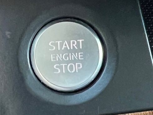 Used 2022 Audi Q5 2.0T Premium w/ Convenience Package image 38