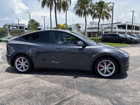 Used 2022 Tesla Model Y Performance AWD/4WD image 6