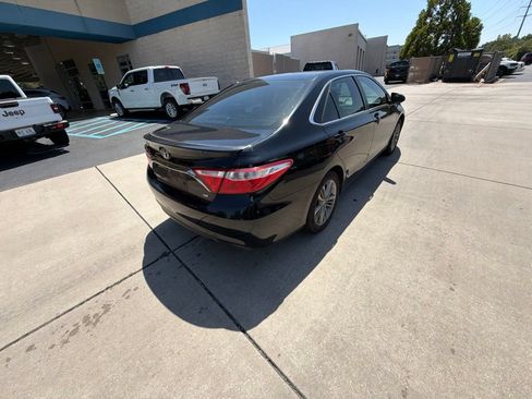 Used 2016 Toyota Camry SE FWD image 3