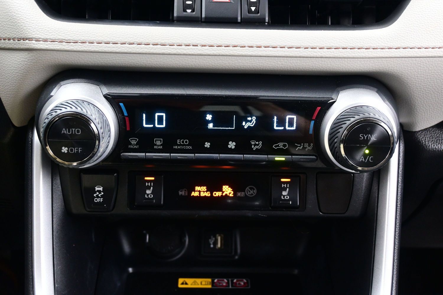 Used 2024 Toyota RAV4 XLE Premium w/ Weather Package AWD/4WD image 21