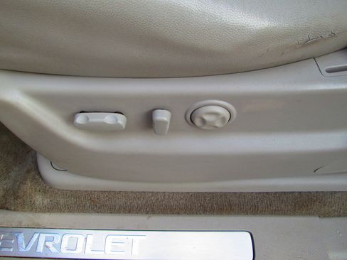 Used 2013 Chevrolet Tahoe LTZ image 9