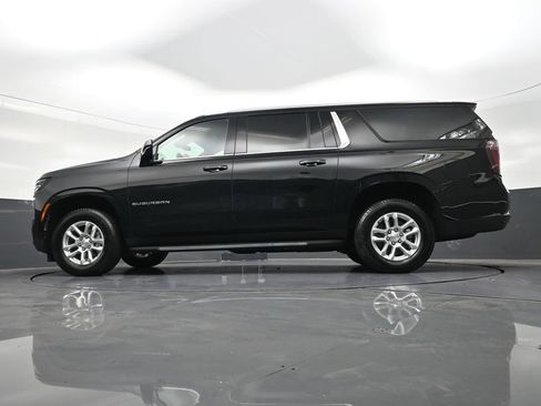 Used 2025 Chevrolet Suburban LT image 29